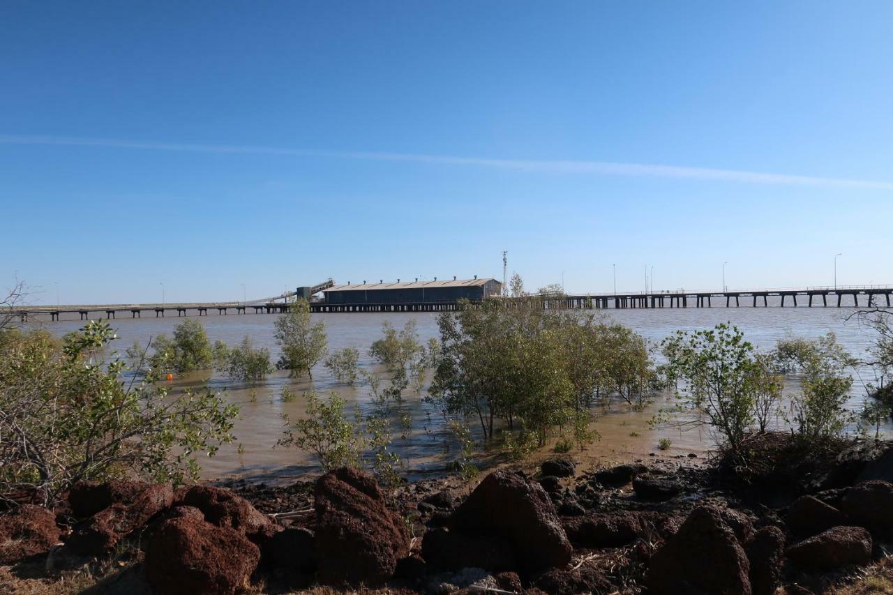 Mud Crab Motel Derby Bagian luar foto