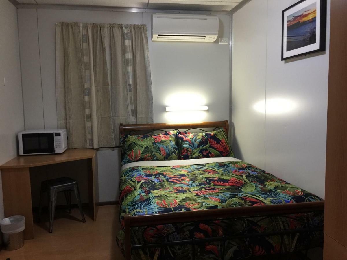 Mud Crab Motel Derby Bagian luar foto