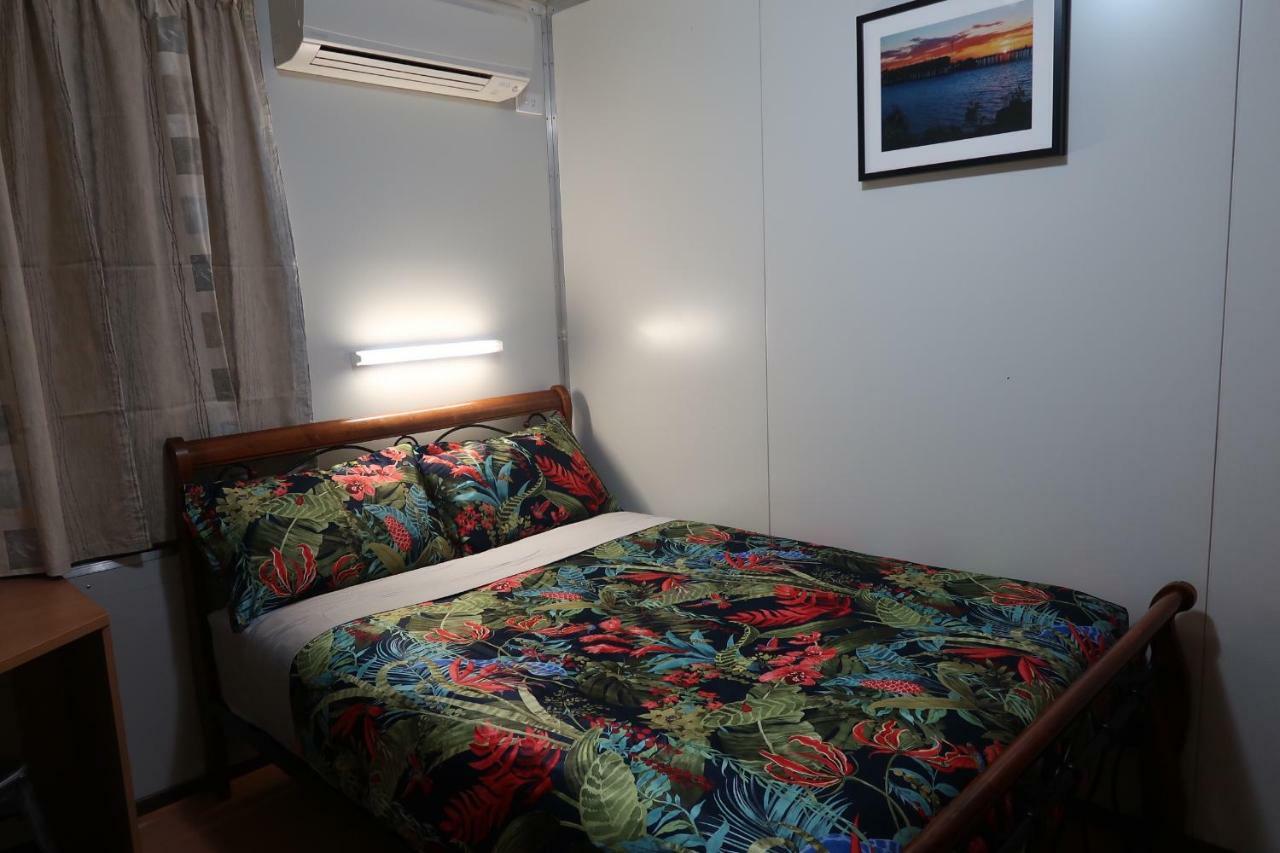 Mud Crab Motel Derby Bagian luar foto